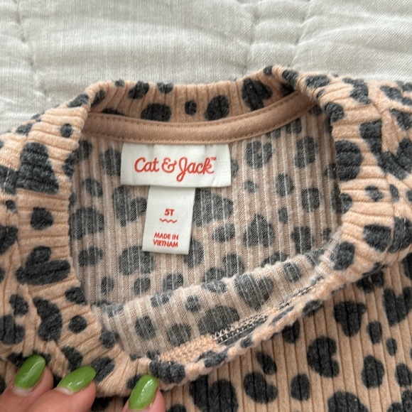 Kids shirt cat & jack - Picture 2 of 4